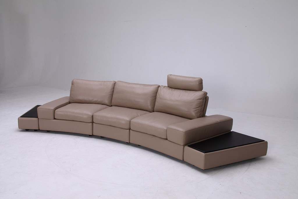 Cách loại bỏ vết bẩn trên sofa da trong nội thất phòng khách: